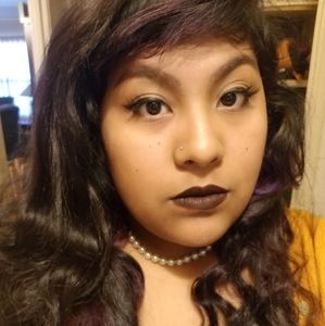 Meet your Posher, Elisa